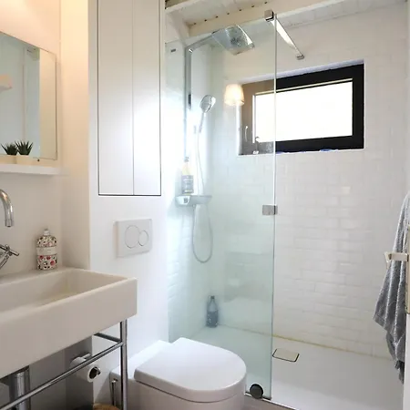 Agathe シャレー ラフォレ